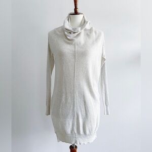 (BLACK) Wilfred Silk + Cashmere Turtleneck